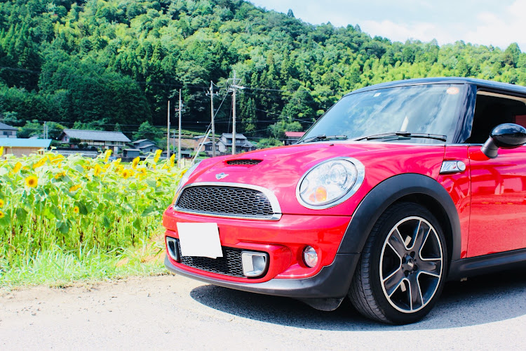 ミニクーパーSのドライブ・ひまわり畑・今日も暑いに関するカスタム事例の投稿画像1枚目