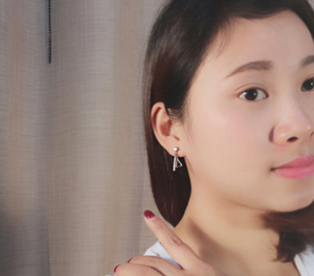 Boucles d'oreilles longues asymétriques en argent sterling 925, diamant triangle creux. Modèle Taobao explosif, bijou tendance.