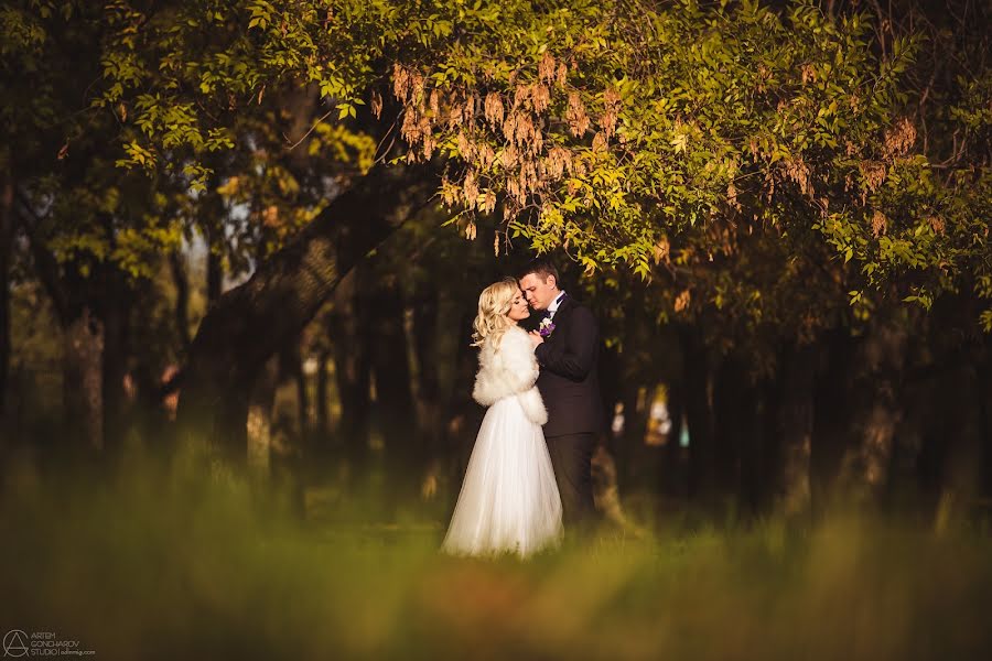 Wedding photographer Artem Goncharov (odinmig). Photo of 25 December 2013