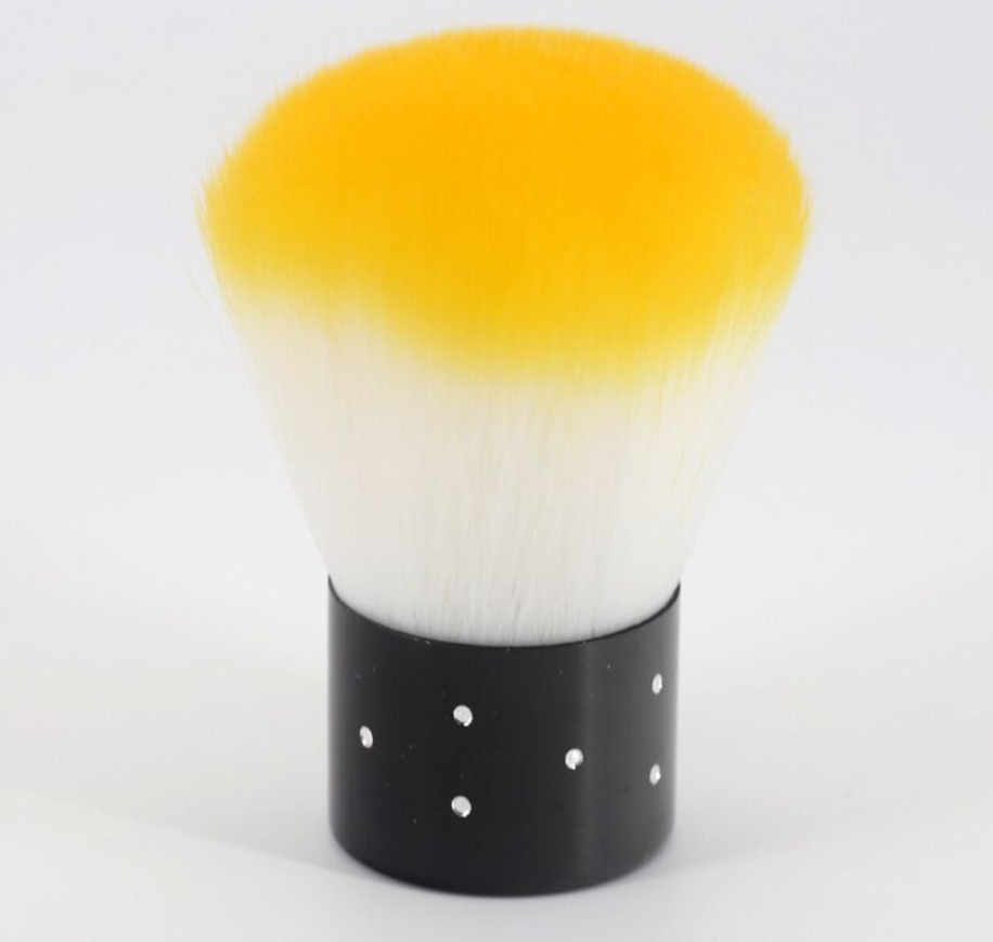 Mushroom and dust brush for delicate cleaning and effective dust removal. Perfect for mushrooms and other surfaces. Easy