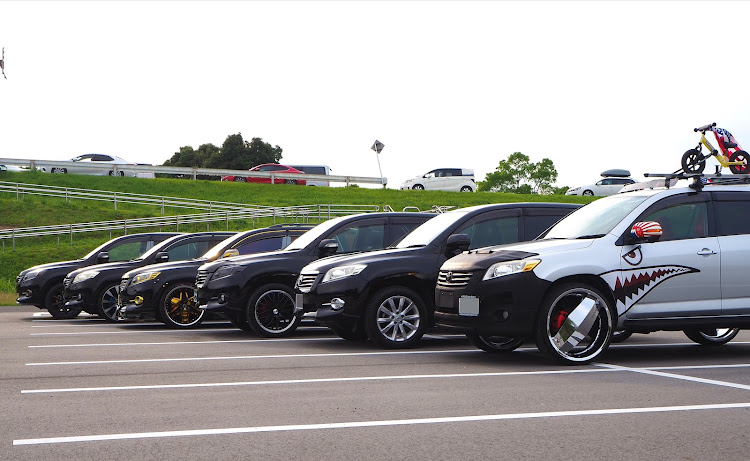 chachaさんが投稿したヴァンガード・個性の渋滞・イケメン揃い・次はキャンバスが主役・オフ会まつりに関するカスタム事例の投稿画像2枚目