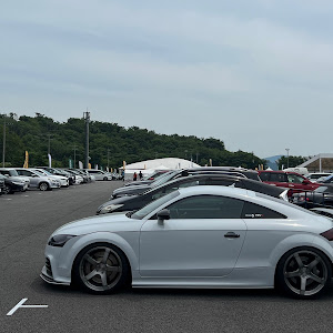 TT RS クーペ プラスクーペ