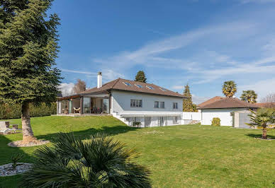 House with garden and terrace 20