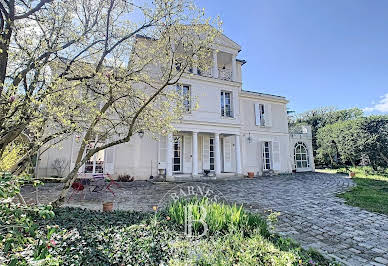 Hôtel particulier avec jardin 4