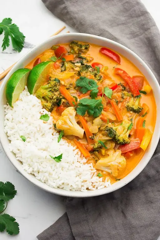 Veg Red Thai Curry With Steam Rice