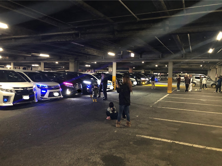 ヴォクシーのオフ会・ドライブ・お帰りオフ・西港・楽しかった🎶に関するカスタム事例の投稿画像1枚目