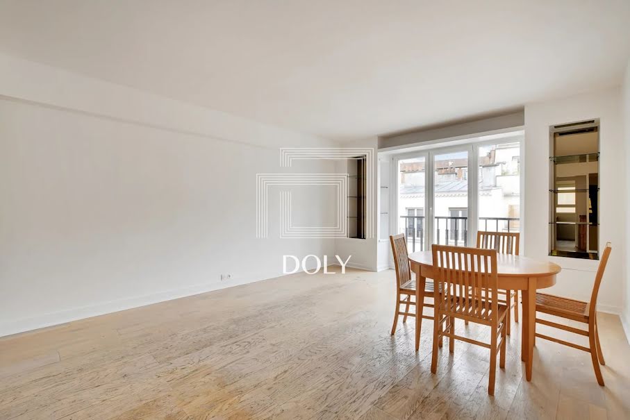 Location  appartement 3 pièces 66 m² à Paris 18ème (75018), 2 675 €