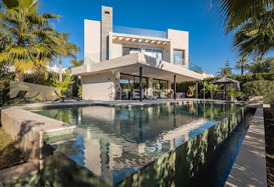 Maison avec piscine et terrasse 16