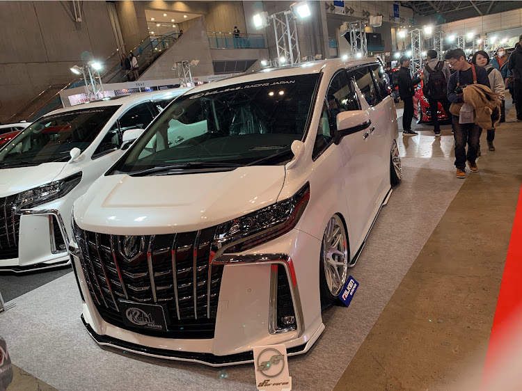 おじむ / Uncle low styleさんが投稿した東京オートサロン2020・流行りに乗ってみた・車高調整・パーツ売ります・小学館の図鑑NEOに関するカスタム事例の投稿画像8枚目
