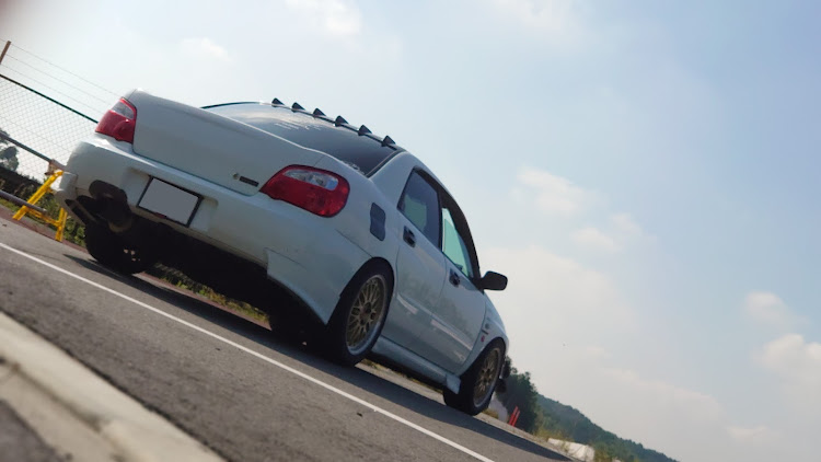 インプレッサ WRX STIのウロウロ╭(°ω°`)╮Ξ╭(´°∀°)╮・ヒマDEATH ♪に関するカスタム事例の投稿画像4枚目