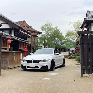 M4 クーペ F82