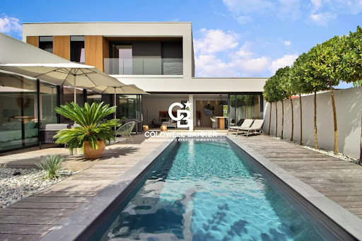 Maison avec piscine 1