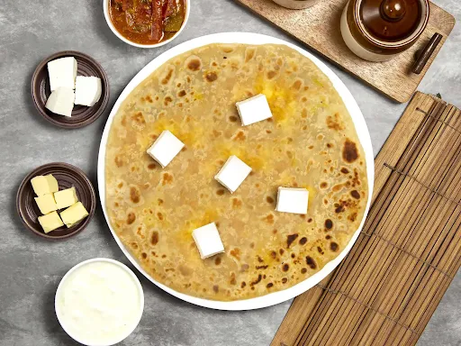 Paneer Pyaz Paratha With Curd & Pickle