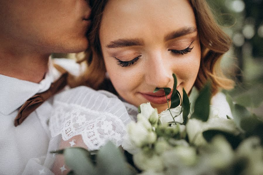 Fotografo di matrimoni Yulya Plisyuk (juliaplysiuk). Foto del 15 luglio 2021