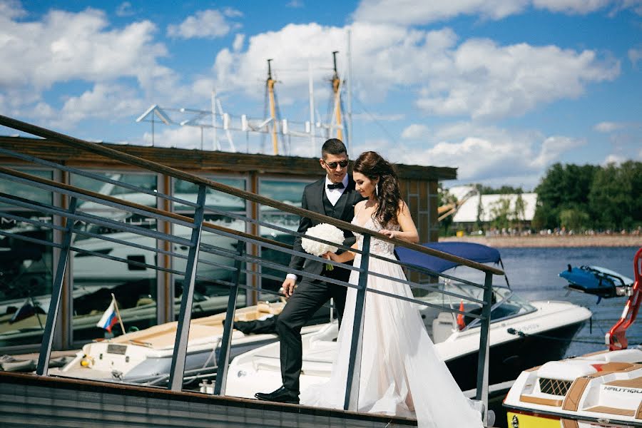 Fotógrafo de casamento Konstantin Zemskov (zemskovkv). Foto de 16 de março 2019