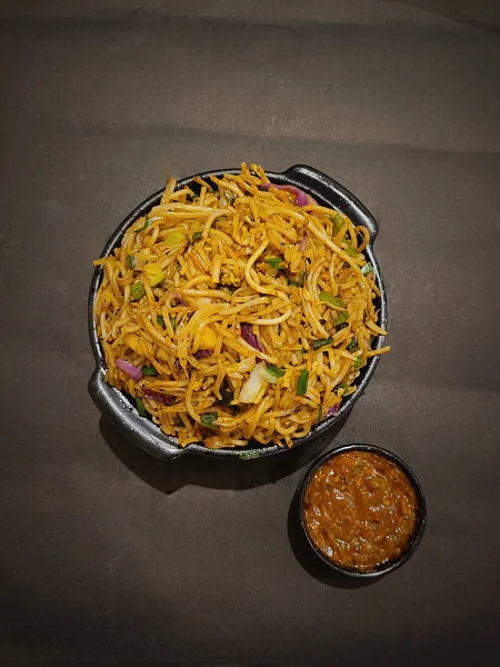 Veg Schezwan Noodles [Full]