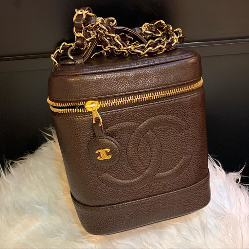 Vanity case Chanel Brown in Suede - 34119498