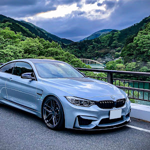 M4 クーペ F82