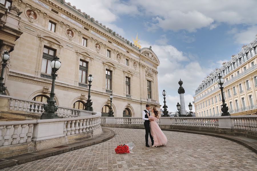 Wedding photographer Elena Lobanova (elenaparisphoto). Photo of 27 May 2021