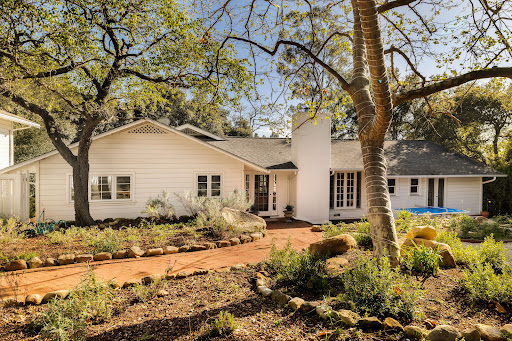 House with garden 2