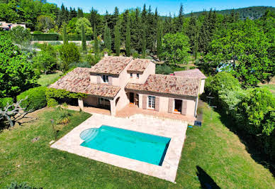 Villa with pool 17