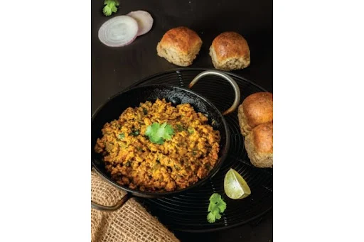 Chicken Keema Pav - High Protein