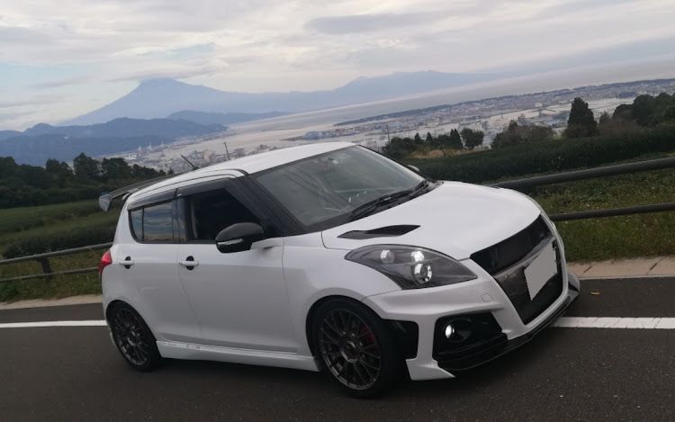 スイフトスポーツのCLUB  ROMAN・JPF clean project・JPF morning project・お久しぶりです・更なるecstasyを求めてに関するカスタム事例の投稿画像3枚目