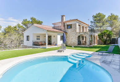 House with garden and terrace 2