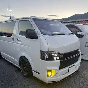 ハイエースバン TRH200V