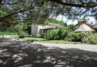 Maison avec piscine et jardin 3