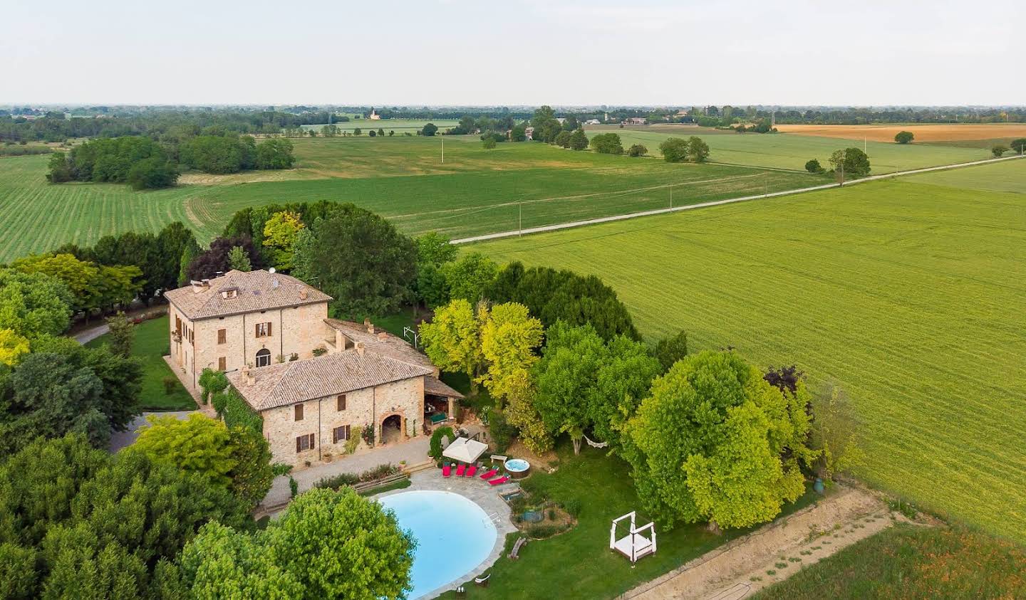 Villa avec piscine et jardin Agazzano