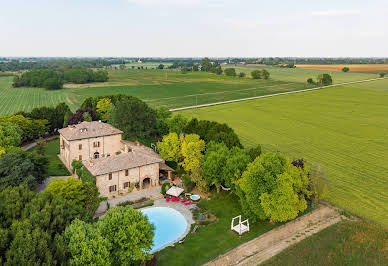 Villa avec piscine et jardin 2