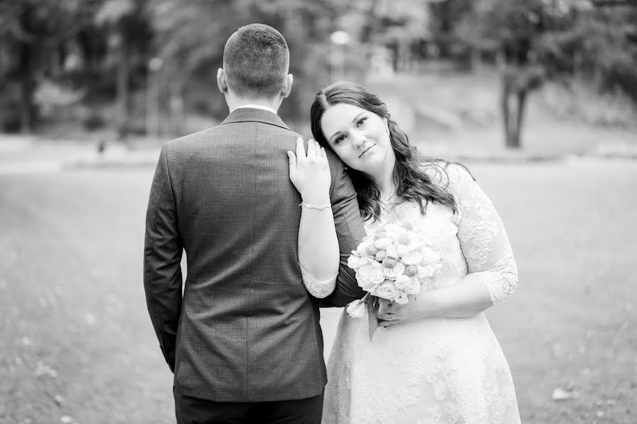 Fotógrafo de casamento Kristīne Lejniece (brilliantwedding). Foto de 3 de março 2019