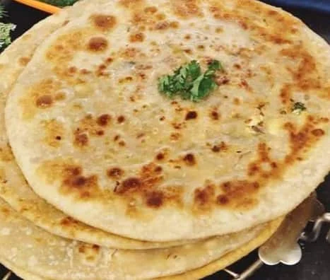 1 Paneer Pyaaz Paratha