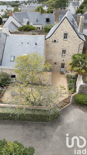 Property with garden 4