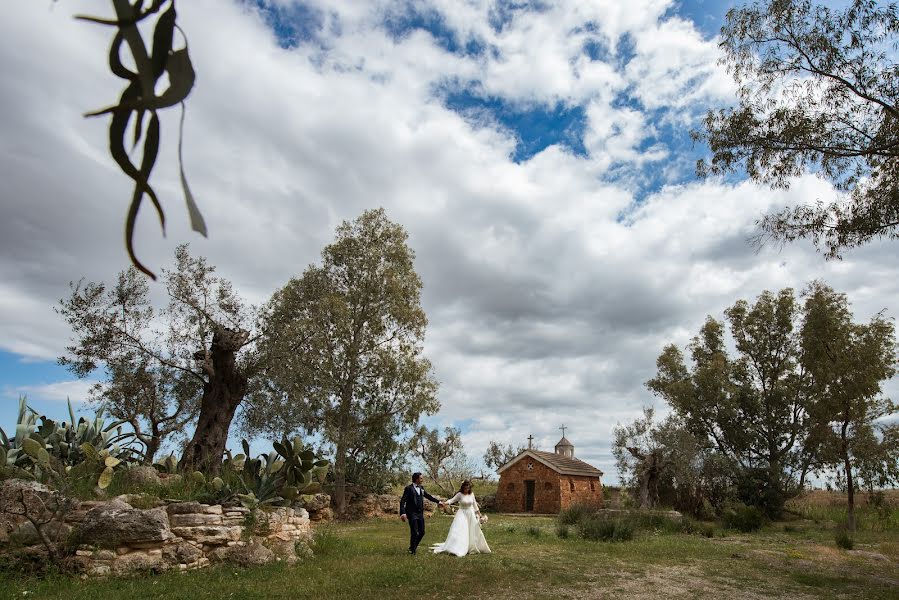 Fotografo di matrimoni Vito Cosimo Arena (vitocosimoarena). Foto del 24 aprile 2022