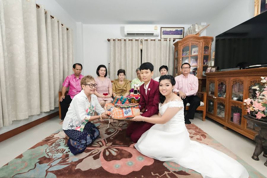 Fotógrafo de casamento Tanawat Tianthaworn (hugophotokorat). Foto de 4 de maio 2023