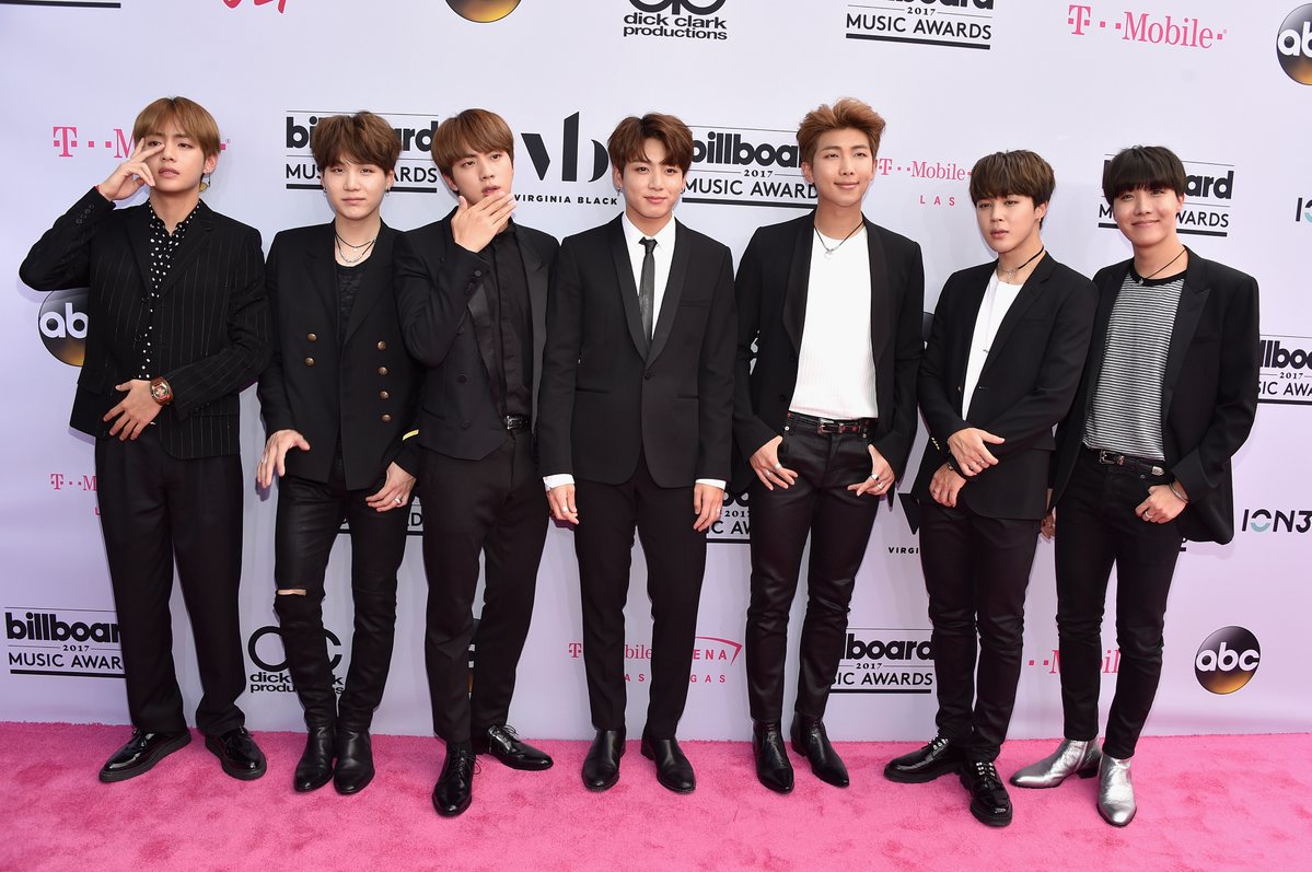 BTSBillboardGroupPicture