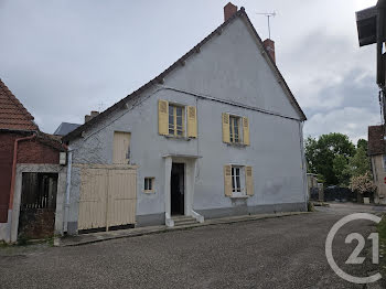 maison à Saint-Pierre-le-Moûtier (58)