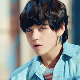 10+ Times BTS's V Was The King Of Pearl Accessories - Koreaboo