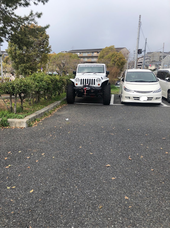 ラングラーアンリミテッドの花見・浮いてる車・しかしカッコイイ・NO1👍に関するカスタム事例の投稿画像2枚目