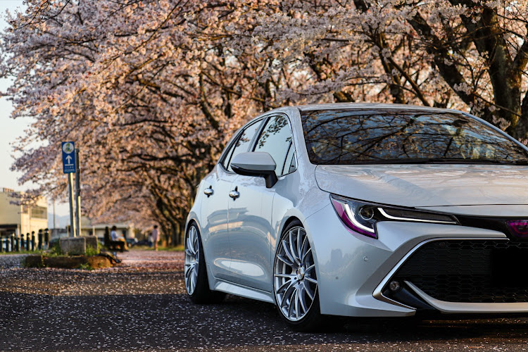 カローラスポーツのいつもイイネ&コメントありがとうございます🙇‍♂️・サクラと愛車・夜桜お七🌸*･・今週もお疲れ様でしたに関するカスタム事例の投稿画像21枚目