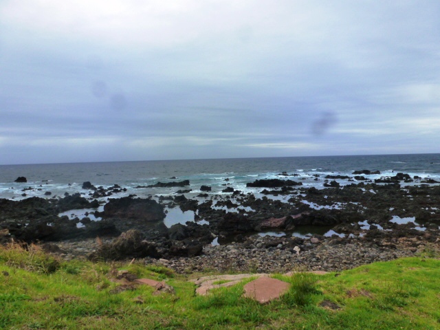 ISLA DE PASCUA. LUGARES CERCANOS A HANGA ROA - CHILE, de Norte a Sur con desvío a Isla de Pascua (24)