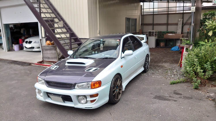 インプレッサ WRXのgc8・VABウイング・DIYに関するカスタム事例の投稿画像3枚目