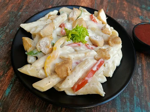 White Sauce Chicken Penne Pasta