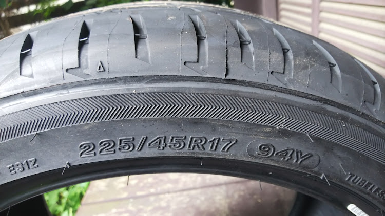 KOMUHISA　🏁 さんが投稿したタイヤの消耗・タイヤの使い方・タイヤの長持ち・タイヤの使い方wに関するカスタム事例の投稿画像2枚目