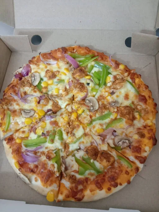 Deluxe Veggie Pizza