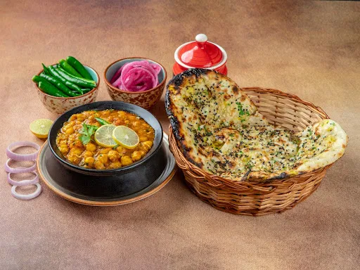 Chole with Amritsari Kulcha