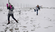 The icy weather did not stop people playing and enjoying snow fights in Ceres.