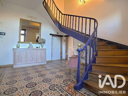 Property with pool 4